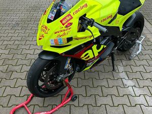 APRILIA RSV4 RENNSTRECKE