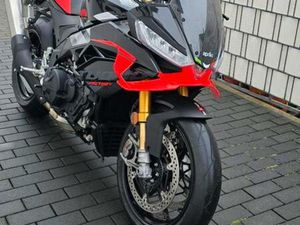 APRILIA TUONO V4 FACTORY | QUASI NEU | WINTERSCHNÄPPCHEN
