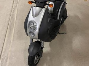 PEUGEOT LUDIX ROLLER – WENIGE KILOMETER – SEHR GEPFLEGT 45KM/H