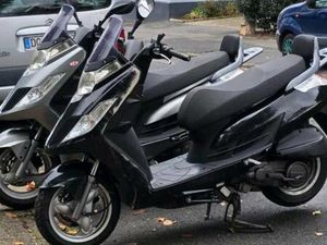 KYMCO YAGER GT 125 2 STÜCK EINE PREIS