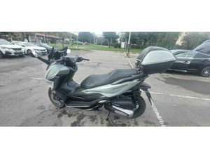 HONDA FORZA 125 SCOOTER FERREIROS E GONDIZALVES