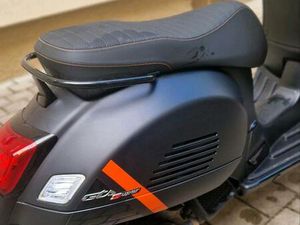 VESPA GTS 125 SUPERSPORT ABS – SCHWARZ MATT – PREMIUM-ZUSTAND