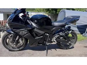 2011 GSXR 600 FOR SALE
