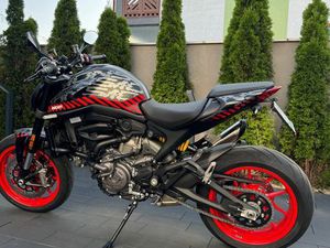 DUCATI MONSTER