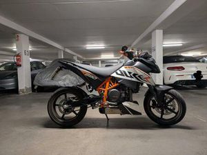 KTM 690 DUKE R