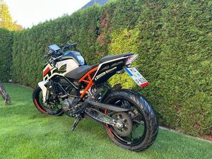 KTM DUKE 125 NAKED BIKE WEIß/ORANGE