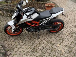 KTM DUKE 390