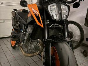 KTM DUKE 790