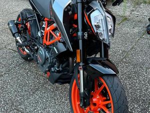 KTM DUKE 390 BJ 2022 TÜV NEU
