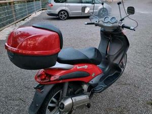 PIAGGIO BEVERLY 200 CCM ZU VERKAUFEN!TÜV BIS 04/2026!
