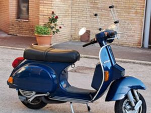 VESPA D&APOS; EPOCA PX150E ARCOBALENO 1983