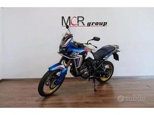 HONDA AFRICA TWIN CRF 1000 L .