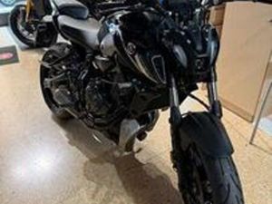 YAMAHA MT-07 NAKED