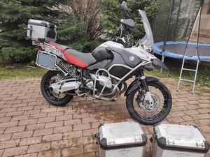 ADVENTURE! LESZERVIZELT!