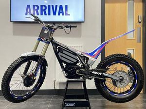 2022 EM EPURE RACE **AS NEW CONDITION** USED ELECTRIC TRIALS BIKE