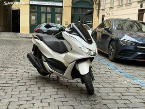 HONDA PCX HONDA PCX 125 (BÍLÝ) OJETÉ | SAUTO.CZ