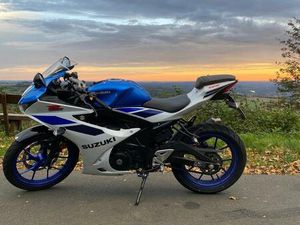 SUZUKI GSX R 125