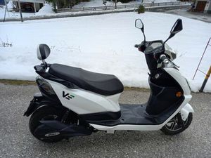 COOLER E-ROLLER FAST NEU MIT WENIG KM