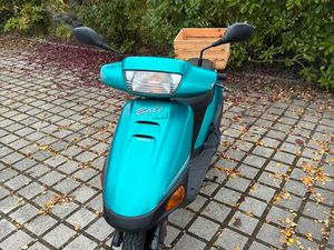 HONDA BALI SJ 50 ROLLER MIT PAPIERE / VIELE NEUTEILE