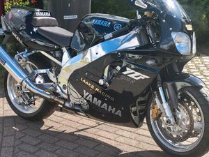 YAMAHA YZF 750/1000 LAAKS RACING!!!