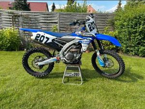 YAMAHA YZT 450 2017 MIT AKRAPOVIC