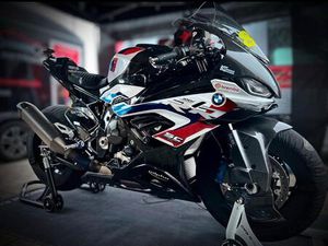 BMW M1000RR COMPETITION MIT GUTACHTEN UND GARANTIE