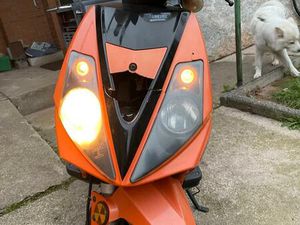 EXPLORER GT 50 RACE MOTORROLLER ORANGE MIT GEBRAUCHSSPUREN