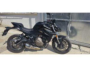 MOTO SRK 700 74 CV