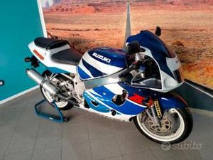 SUZUKI GSXR SRAD 750