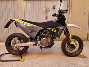 HUSQVARNA 701 SUPERMOTO