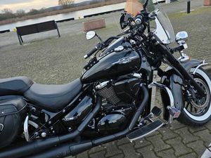 SUZUKI INTRUDER