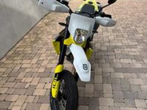 HUSQVARNA 701 PARI AL NUOVO