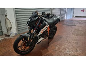 KTM 690 DUKE R