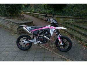 FANTIC XMF 125 PERFORMANCE PINK EDITION0