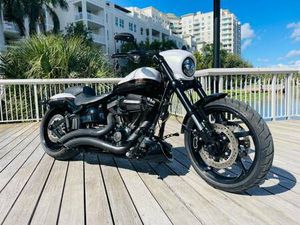 2017 HARLEY DAVIDSON BREAKOUT CVO 11K MLS AMAZING YES FINANCING