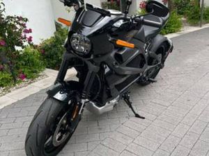 HARLEY-DAVIDSON LIVEWIRE ELW . USED, LIKE NEW ! 2020 . BLACK