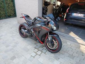 ② HONDA CBR 1000 RR ( FIREBLADE) SC59