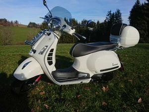 VESPA GTS SUPER 300