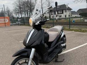 PIAGGIO BEVERLY 500 MET AKRAPOVIC UITLAAT EN ALARM — SCOOTERS | PIAGGIO — MARKTPLAATS