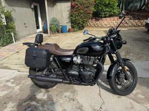 TRIUMPH BONNEVILLE T120 BLACK