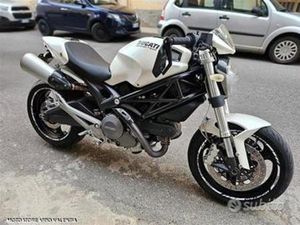 DUCATI MONSTER 696 + PLUS - 2009