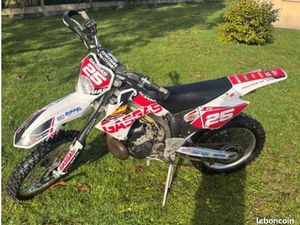 VENDS MOTO GAS GAS 200 EC