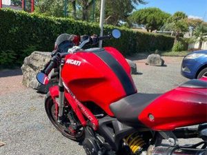 DUCATI 696 MONSTER