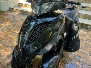 MP3 300 YOURBAN LT SPORT