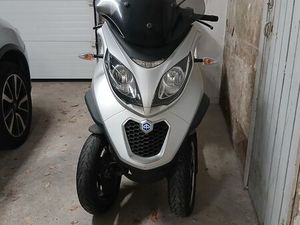 VENDS OU ECHANGE SCOOTER PIAGGIO MP3 500 CM 3