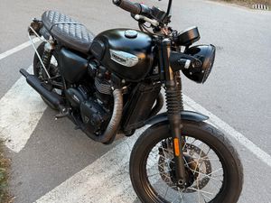 TRIUMPH BONNEVILLE T100 BLACK →
