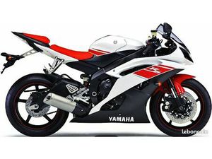 YAMAHA R6