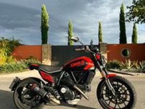 DUCATI SCRAMBLER 800 FULL THROTTLE