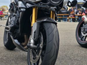 TRIUMPH SPEED TRIPLE 1200 RR