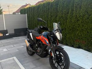 KTM 390 MIT AKRAPOVIC AUSPUFF + REISEKOFFER